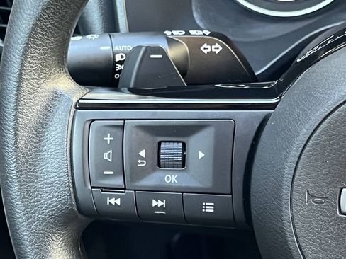 Used 2023 Nissan Rogue SV AWD/4WD image 23