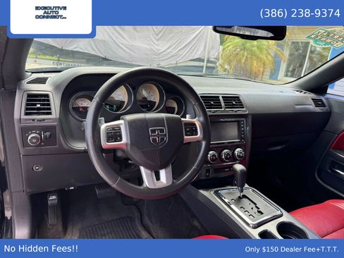 Used 2014 Dodge Challenger SXT image 15
