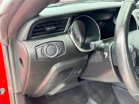 Used 2017 Ford Mustang Coupe image 11