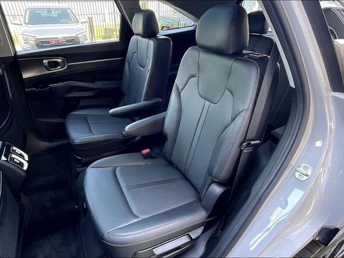 Used 2022 Kia Sorento SX FWD image 25
