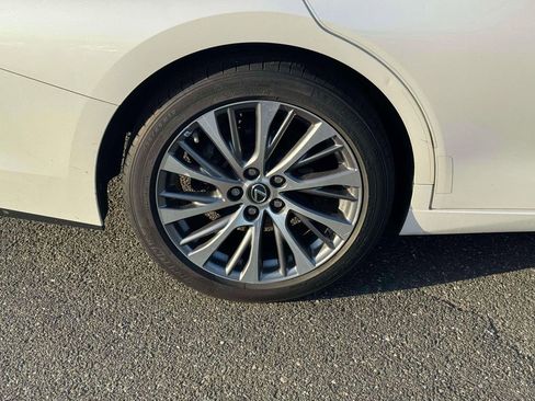 Used 2020 Lexus ES 350 w/ Premium Package FWD image 10