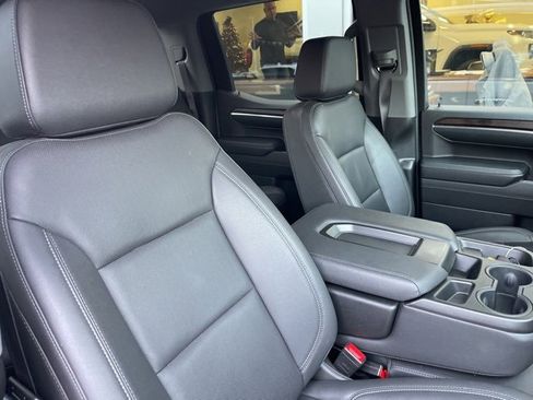 Used 2024 GMC Sierra 1500 SLT image 10
