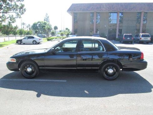 Used 2011 Ford Crown Victoria Police Interceptor image 3