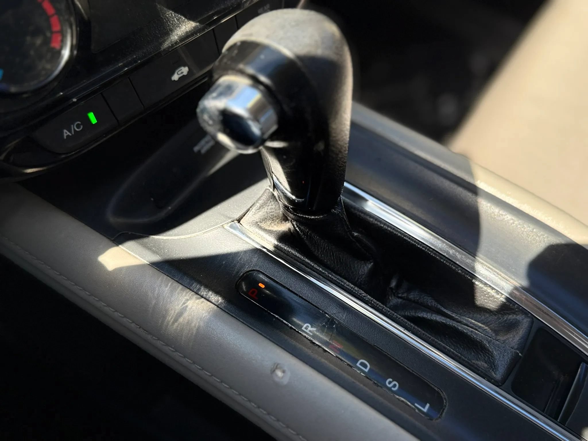 Used 2016 Honda HR-V LX image 14