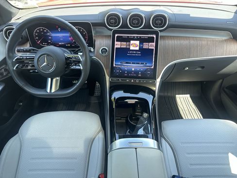 Used 2024 Mercedes-Benz GLC 300 4MATIC image 18