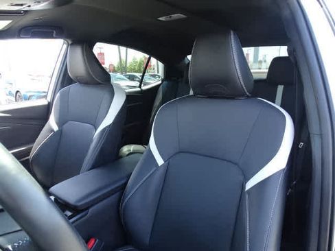 Used 2025 Toyota Camry SE FWD image 19
