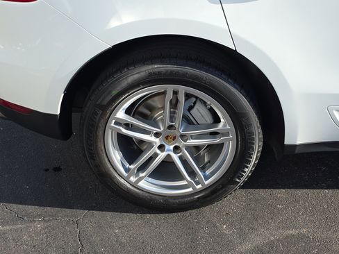 Used 2017 Porsche Macan S image 6