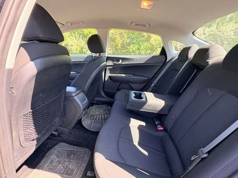 Used 2020 Kia Optima LX FWD image 10