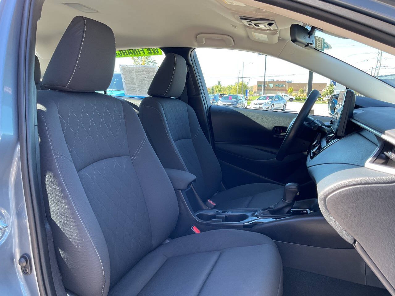 Used 2025 Toyota Corolla LE FWD image 46