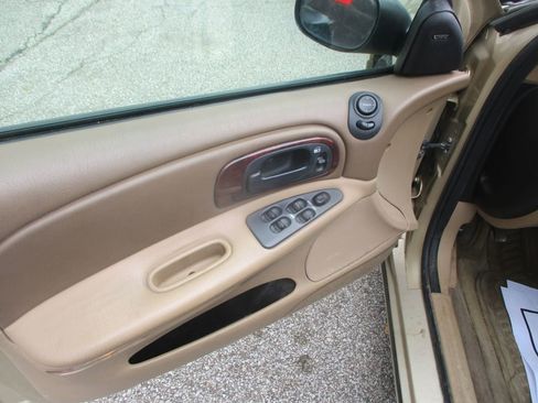 Used 1999 Chrysler Concorde LXi image 7
