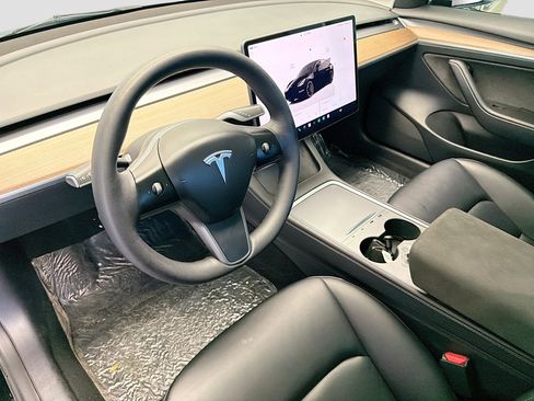 Used 2023 Tesla Model 3 Performance image 7