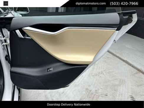 Used 2015 Tesla Model S 85 image 27