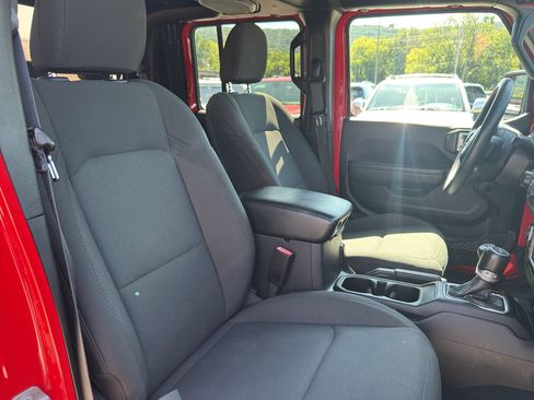 Used 2022 Jeep Gladiator Sport AWD/4WD image 10