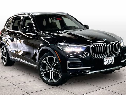 Used 2023 BMW X5 xDrive40i w/ Premium Package image 2