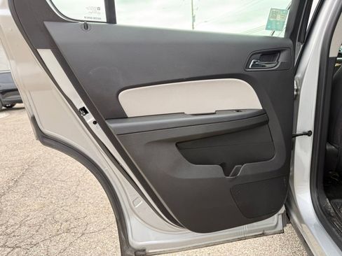 Used 2017 Chevrolet Equinox LS FWD image 22