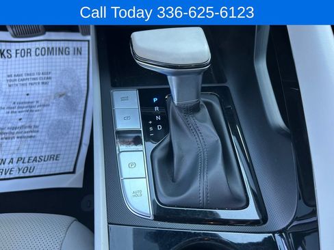 Used 2022 Hyundai Elantra Limited FWD image 22