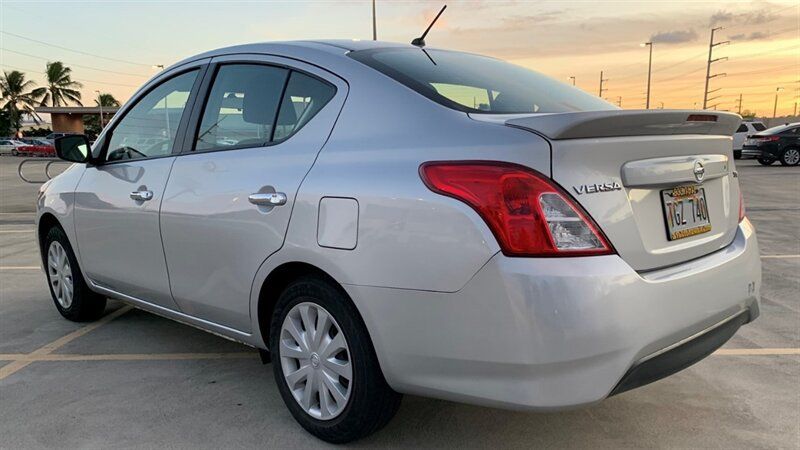Used 2018 Nissan Versa SV FWD image 3