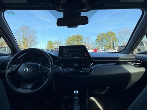 Used 2019 Toyota C-HR LE image 22