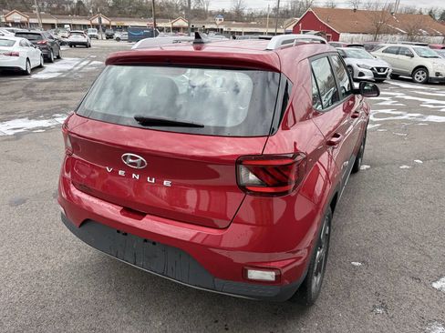 Used 2021 Hyundai Venue SEL image 8