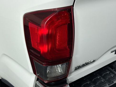 Used 2020 Toyota Tacoma SR5 image 34