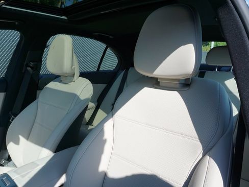Used 2025 Mercedes-Benz C 300 Sedan image 40