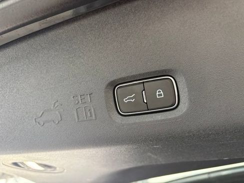 Used 2025 Ford Expedition Platinum AWD/4WD image 38