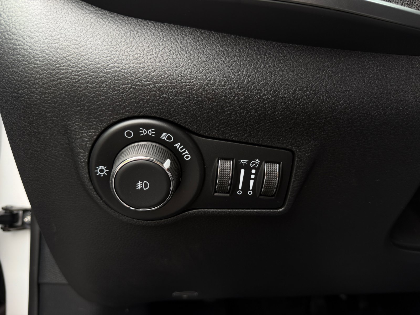 New 2026 Jeep Compass Latitude AWD/4WD image 31