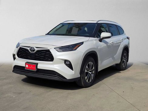 Certified 2026 Toyota Highlander XLE AWD/4WD image 7