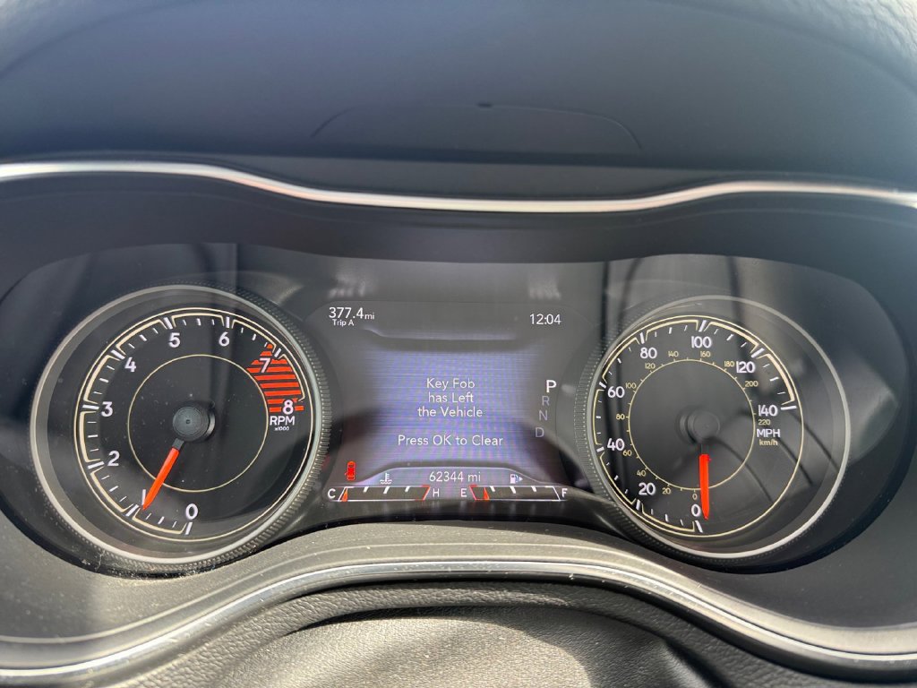 Used 2022 Jeep Cherokee Latitude Lux w/ Mopar Interior Package AWD/4WD image 15