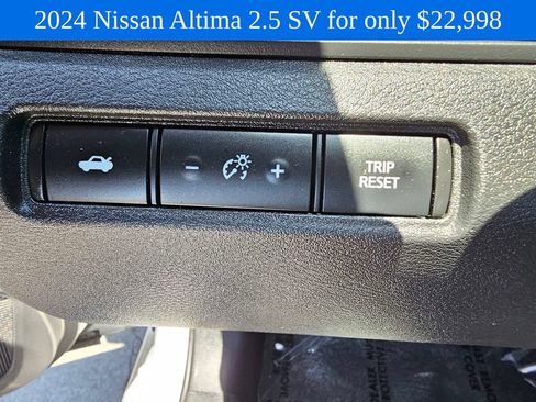 Used 2024 Nissan Altima 2.5 SV FWD image 22