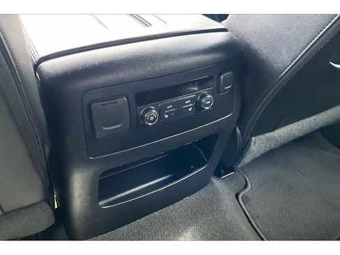 Used 2019 GMC Yukon SLT image 10