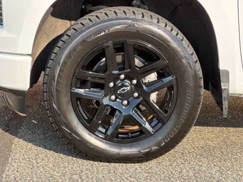 Used 2023 Chevrolet Silverado 1500 RST AWD/4WD image 25