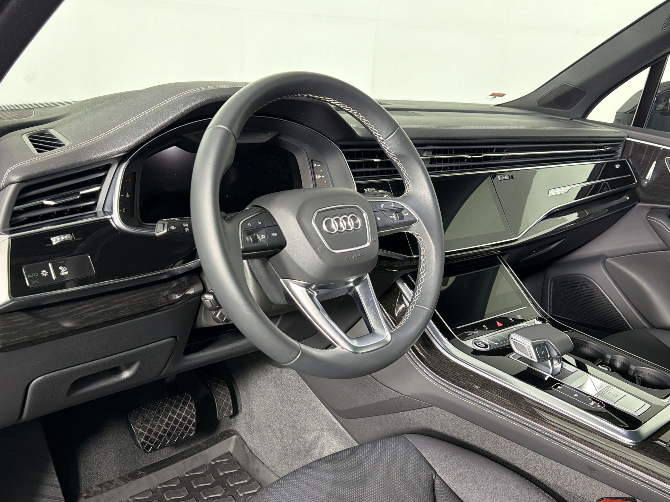 Used 2026 Audi Q7 3.0T Premium Plus AWD/4WD image 3