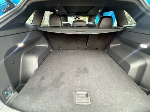 Used 2024 Volkswagen Atlas Cross Sport SEL Premium R-Line image 29