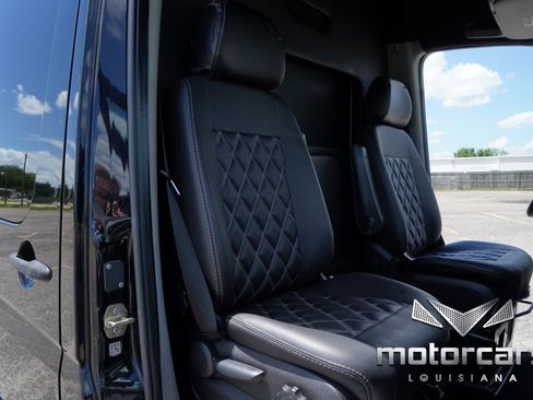 Used 2015 Mercedes-Benz Sprinter 3500 image 29