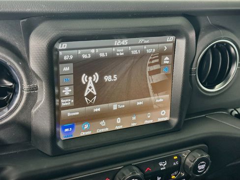 Used 2023 Jeep Wrangler Unlimited Sahara w/ Cold Weather Group AWD/4WD image 19