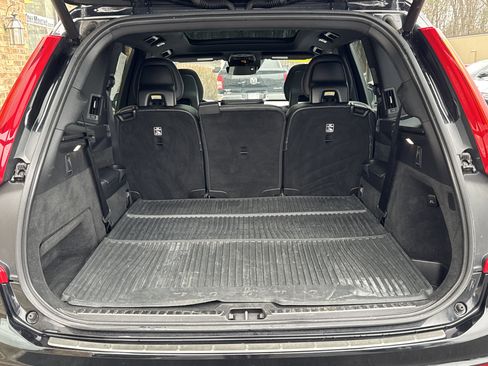 Used 2016 Volvo XC90 T6 R-Design w/ Vision Package image 13