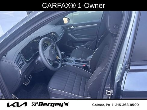 Used 2023 Volkswagen Jetta Sport FWD image 3