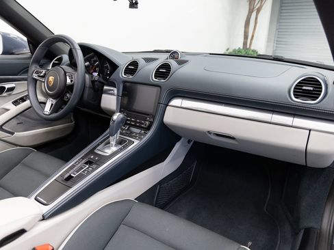 Used 2018 Porsche 718 Boxster S RWD image 12