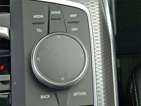 Certified 2025 BMW 330i xDrive Sedan w/ Convenience Package image 15