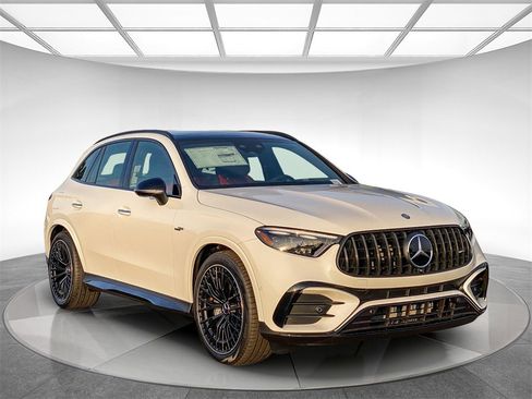 Used 2024 Mercedes-Benz GLC 43 AMG 4MATIC image 5