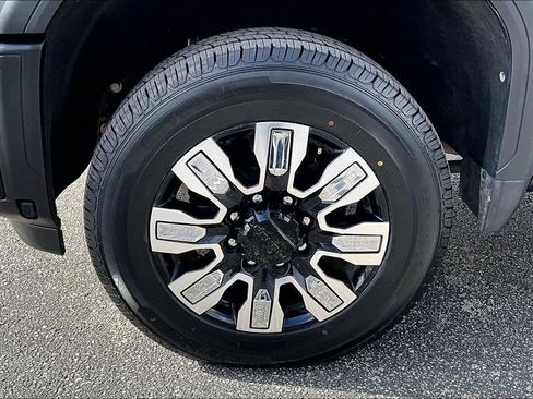 Used 2024 GMC Sierra 2500 Denali w/ Denali Reserve Package image 11