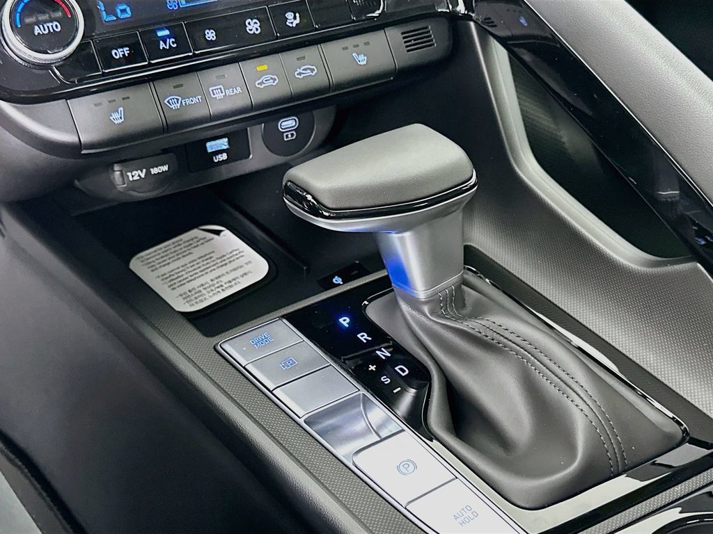 New 2026 Hyundai Elantra Limited FWD image 15