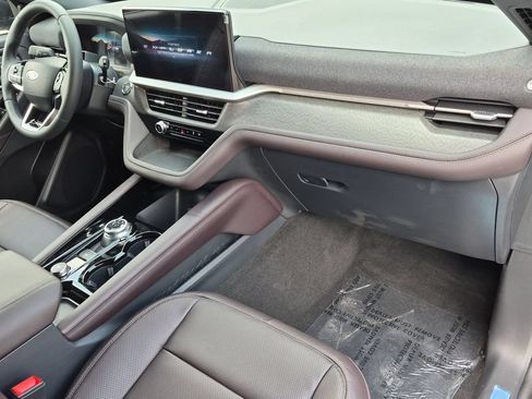 New 2026 Ford Explorer Platinum w/ LUX Leather Package AWD/4WD image 23