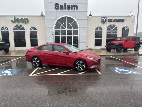 Used 2022 Hyundai Elantra SEL w/ Convenience + Premium Package image 1