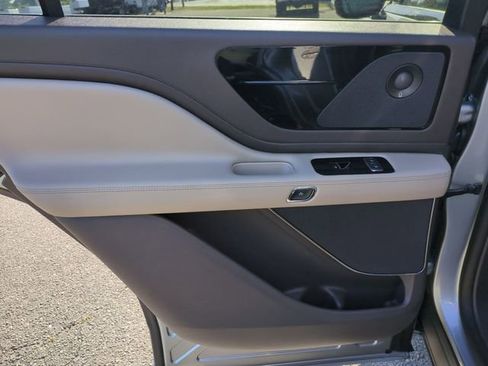 Used 2024 Lincoln Aviator Reserve w/ Equipment Group 201A RWD image 28