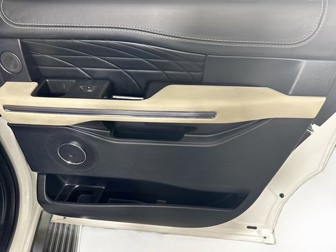 Used 2020 Ford Expedition Max Platinum image 31