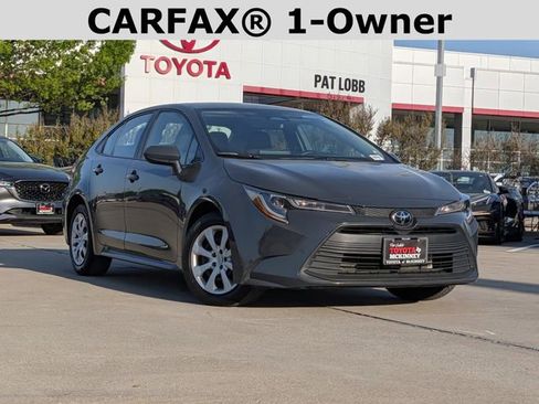 Used 2024 Toyota Corolla LE image 2