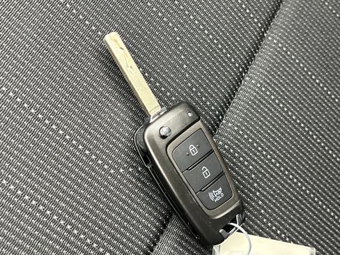 New 2026 Hyundai Venue SE image 26