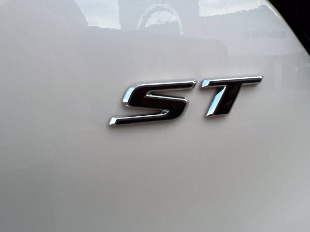 Used 2024 Buick Encore GX Sport Touring FWD image 36